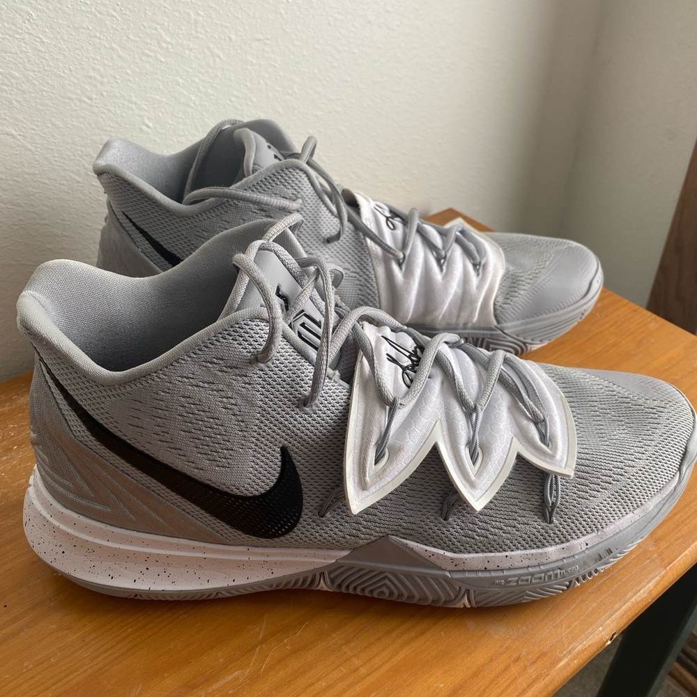 Nike Kyrie 5 TB “Wolf Grey”